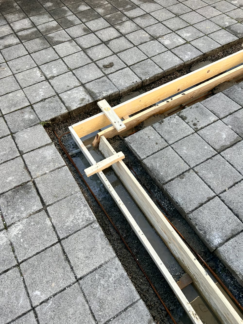 Pavimentazioni: sottofondo in preparazione prima della posa