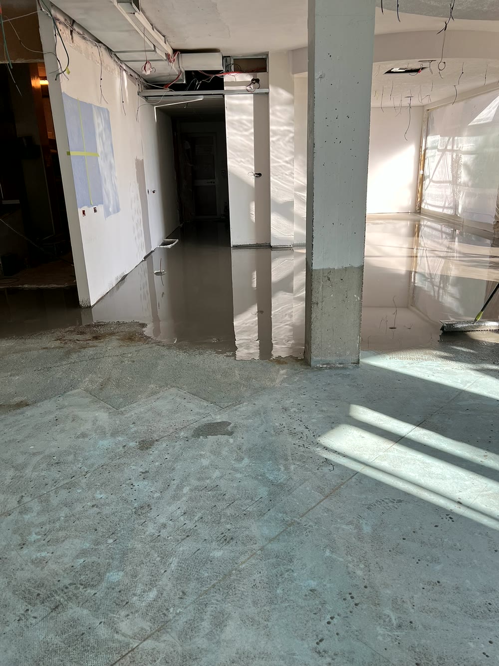Pavimentazioni: pavimento completato in ambiente ristrutturato